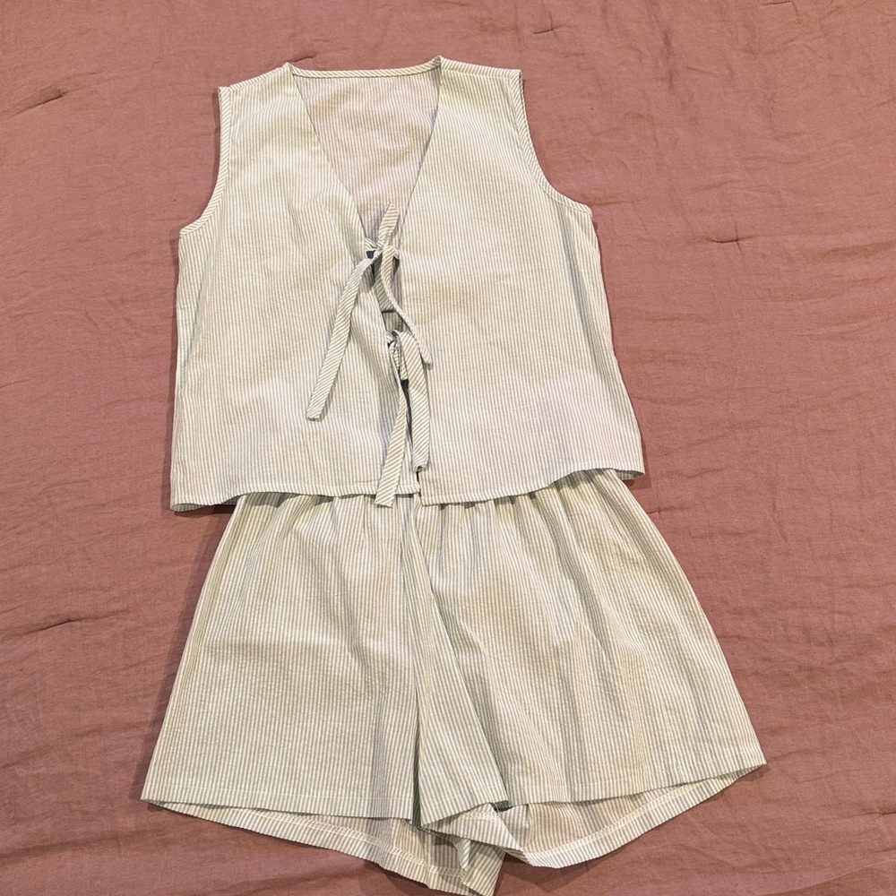 STRIPED SLEEVELESS SET - Picture 2 of 4